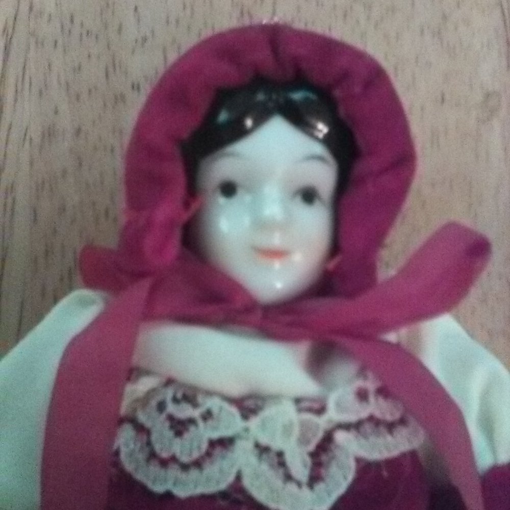 Vtg Colonial Doll Ornament - Picture 2 of 10